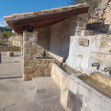 فيلا La Vieja Escuela Fuentes de Rubielos المظهر الخارجي الصورة
