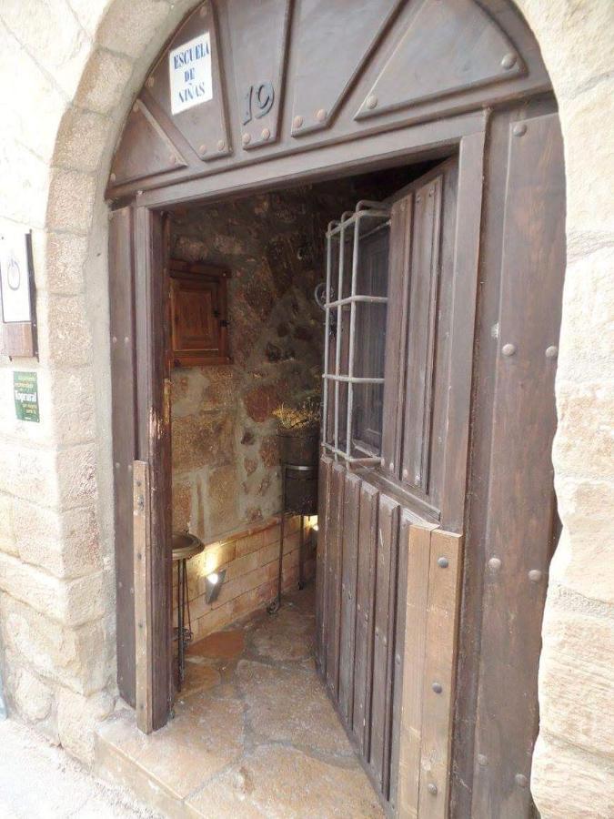 فيلا La Vieja Escuela Fuentes de Rubielos المظهر الخارجي الصورة